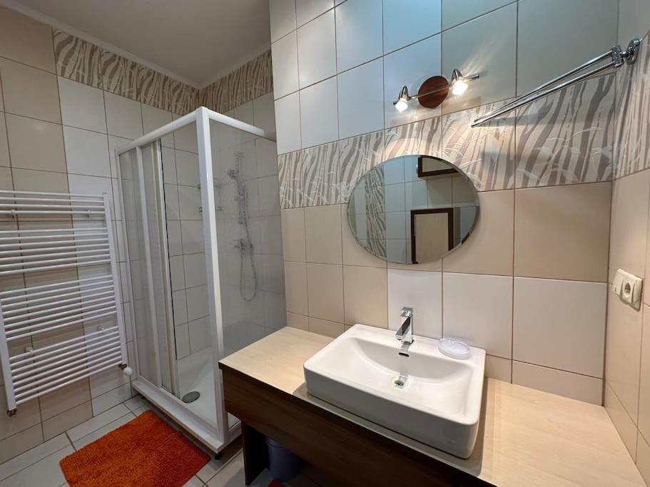 Apartment Sadova Karlovy Vary Exteriér fotografie